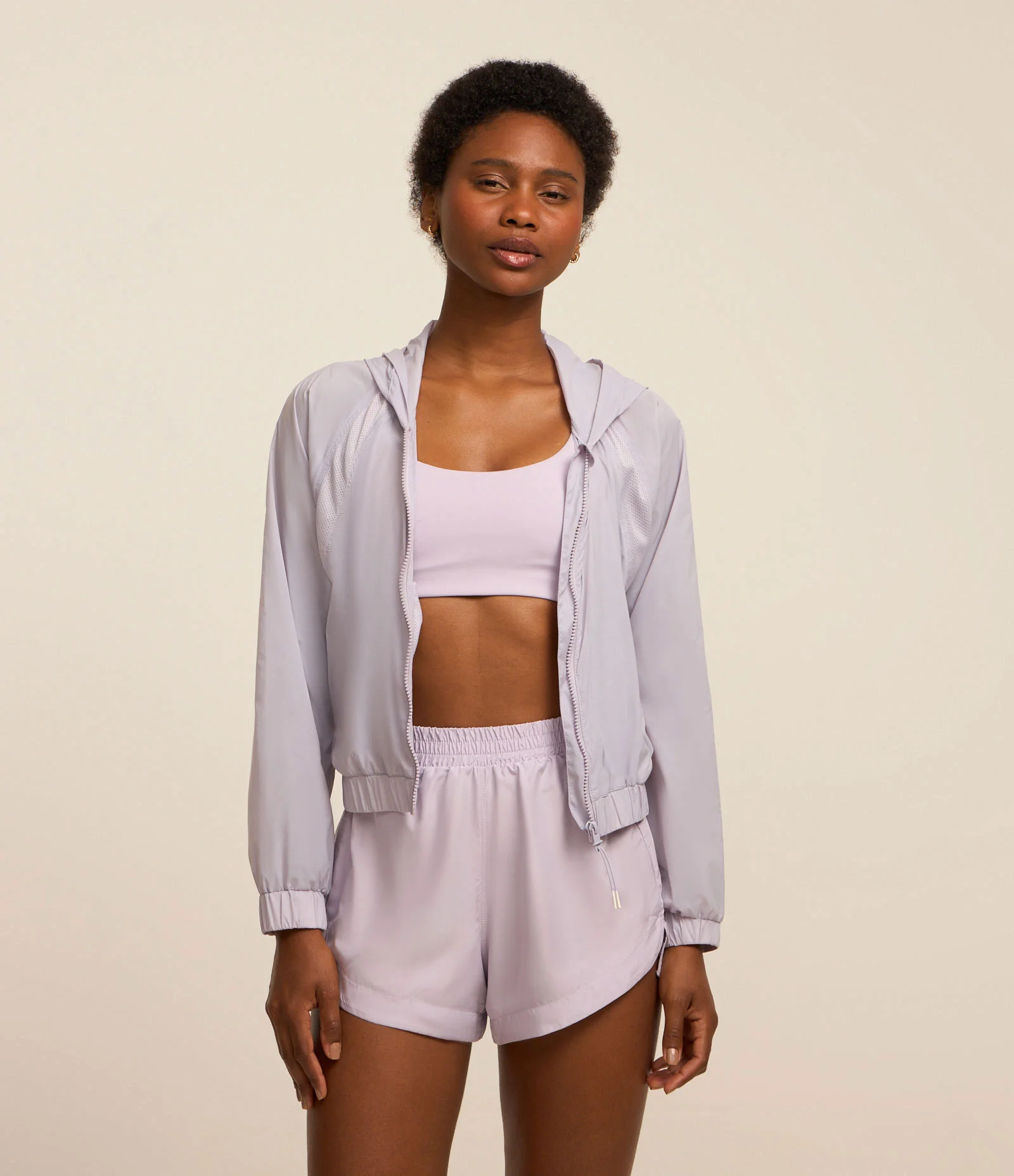 Jaqueta Cropped Quebra Vento com Capuz Roxo 1