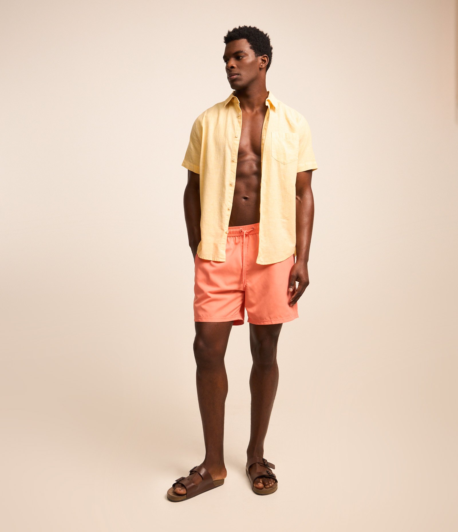 Camisa Comfort Básica em Linho com Bolso Frontal Amarelo 1