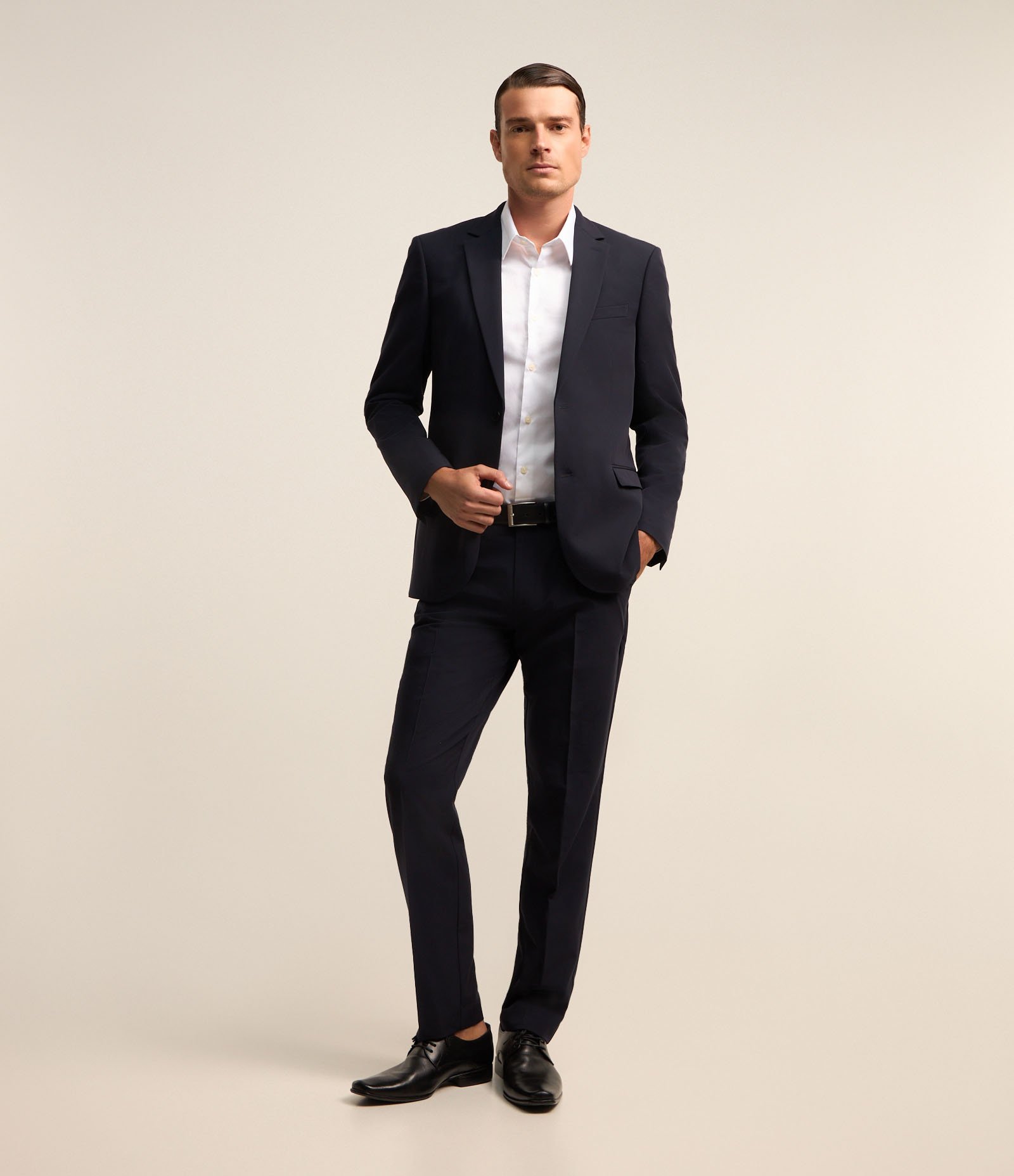 Paletó Social em Tricoline com Abotoamento Frontal Azul Marinho 2