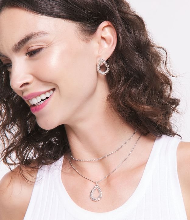 Conjunto Brinco e Colar em Camadas com Pingente de Gota Texturizado