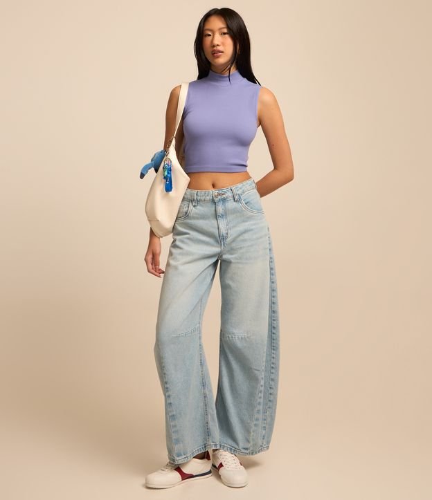 Blusa Regata em Poliamida Canelada Sem Costura e com Golinha Alta
