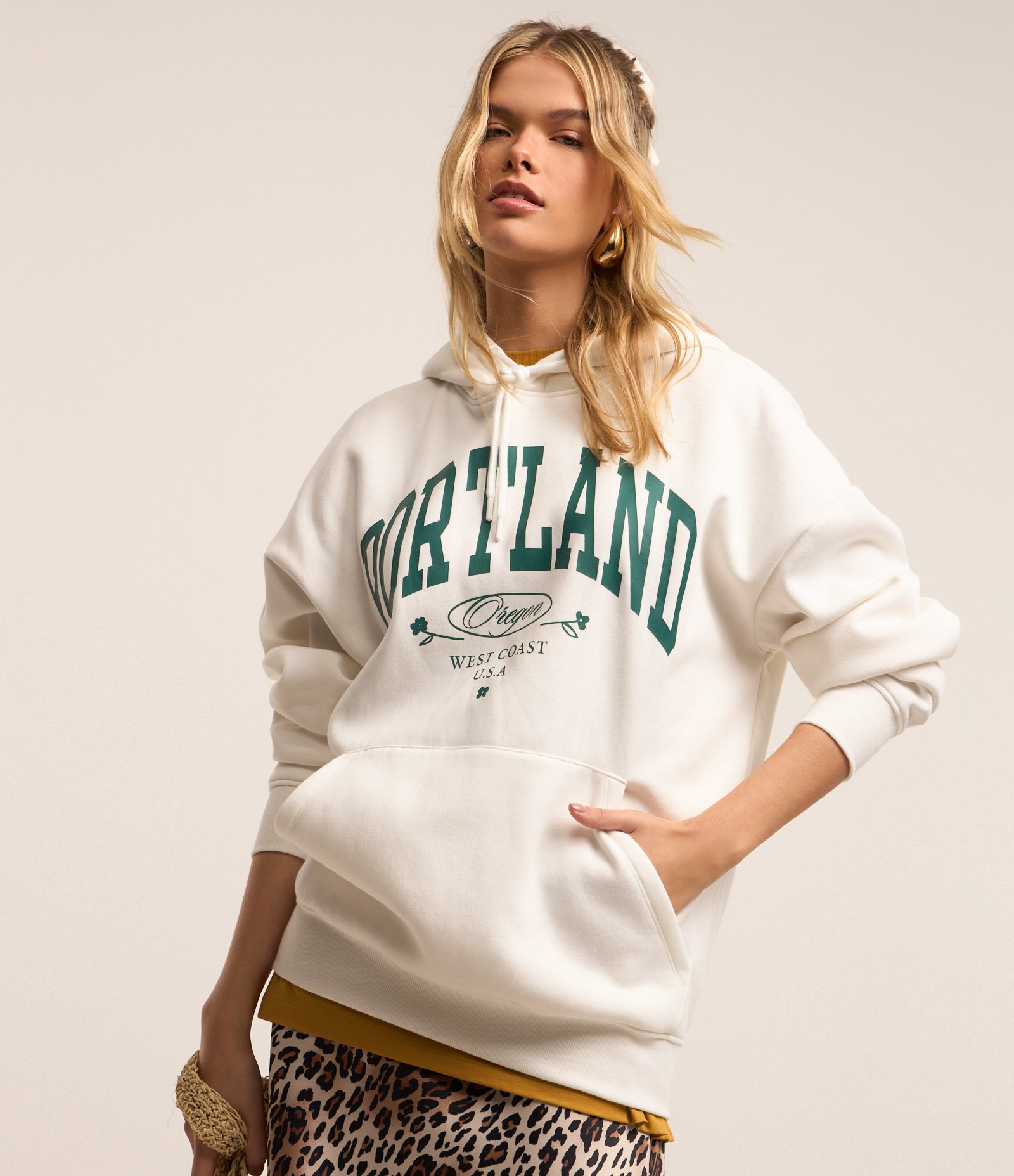 Blusão Overtop em Moletom com Forro Fleece e Estampa Portland Branco 5