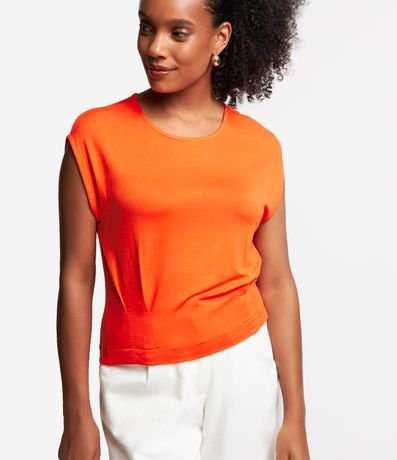 Blusa em Viscose sem Manga e com Detalhe de Pregas na Barra Menor preço em Blusa em Viscose sem Manga e com Detalhe de Pregas na Barra