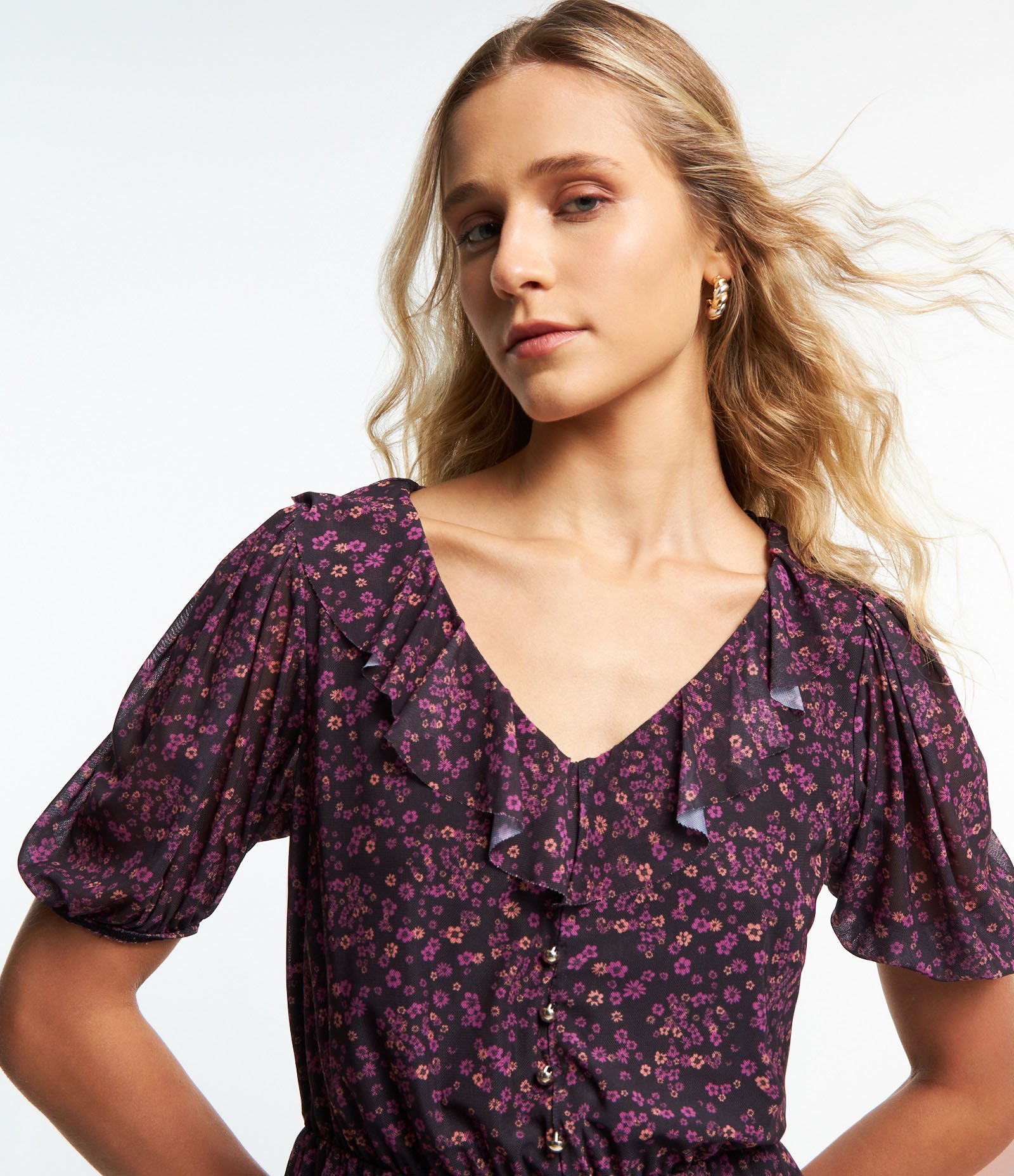 Vestido em Tule com Babado na Saia e Estampa Floral Roxo 3