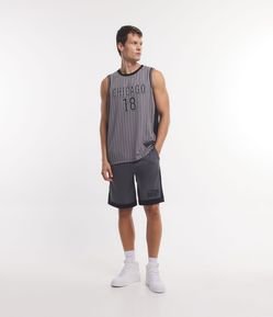 Bermuda Esportiva de Basquete em Microfibra com Etiqueta Aplicada