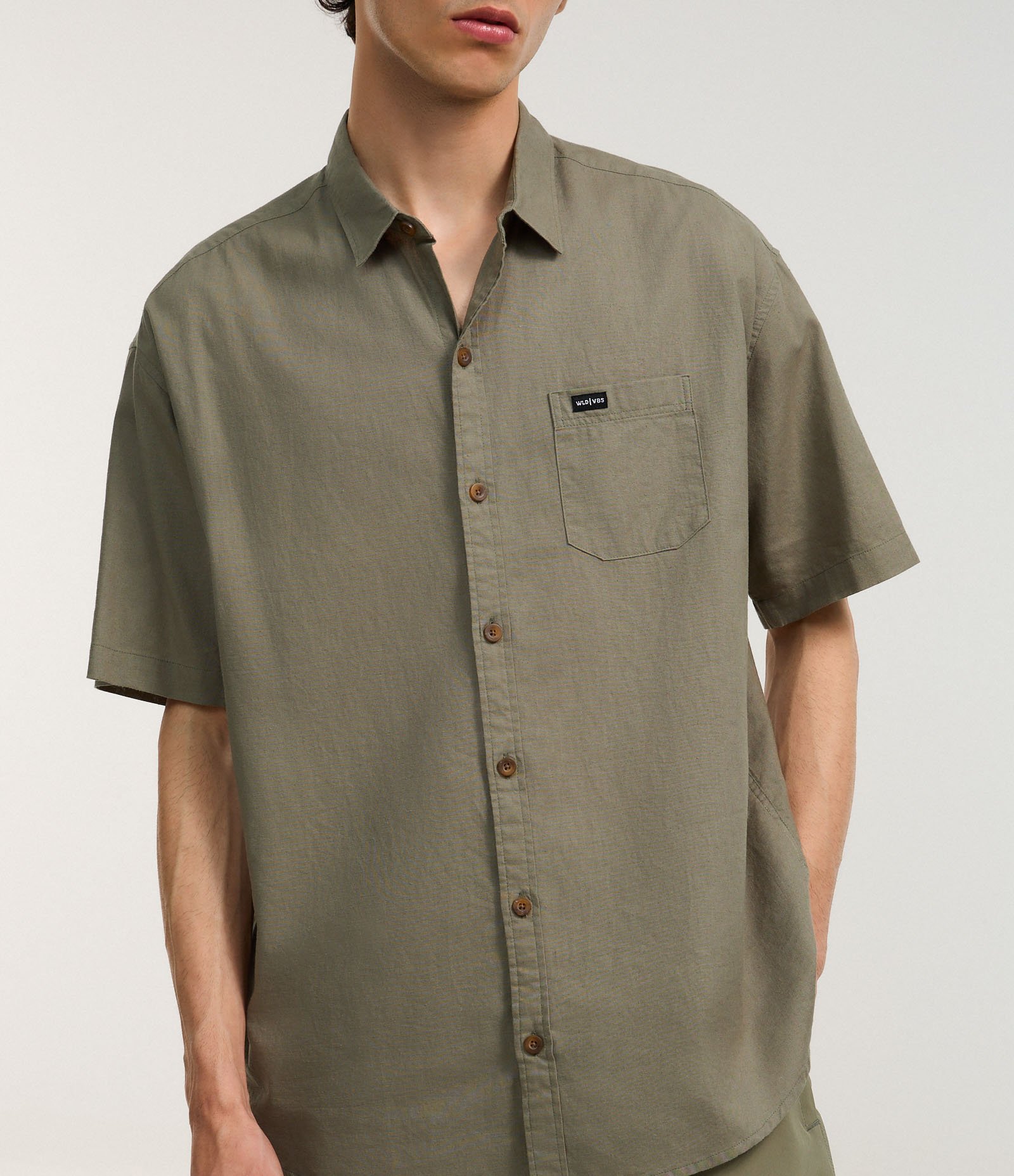 Camisa Relaxed em Cânhamo com Bolso Verde 2