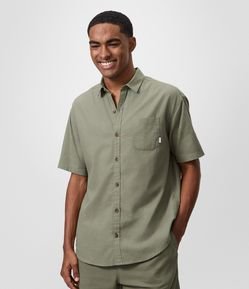 Camisa Relaxed em Cânhamo com Bolso