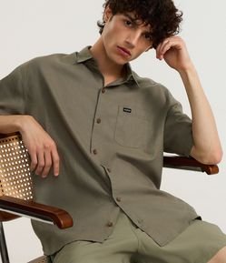 Camisa Relaxed em Cânhamo com Bolso