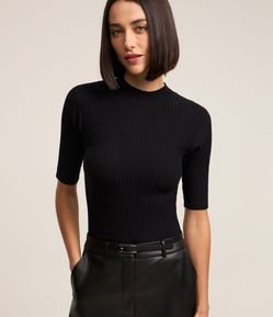 Blusa em Tricô Texturizado com Manga Curta