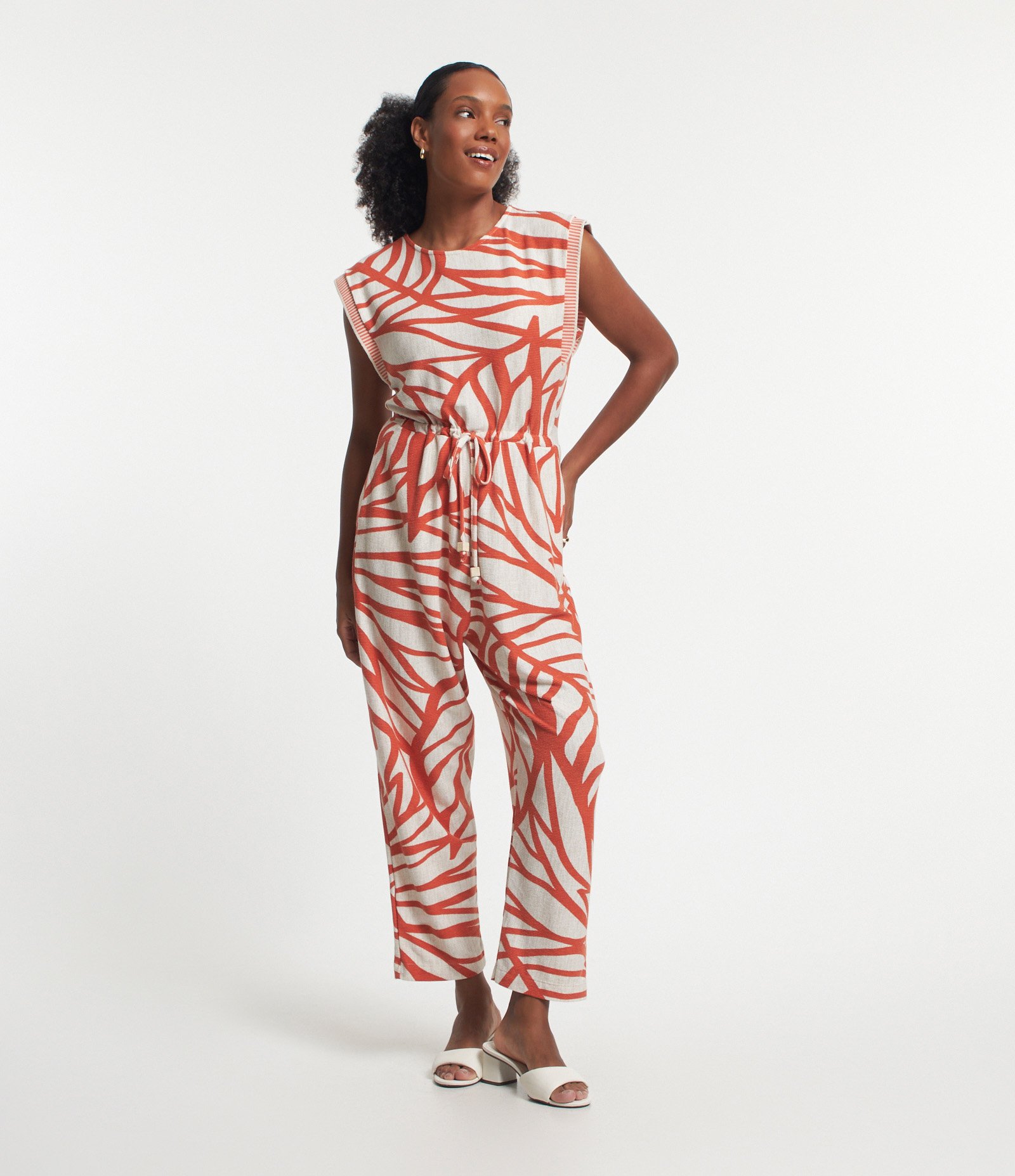 Macacão em Viscose com Estampa Folhagem Contrastante Laranja/ Branco 2