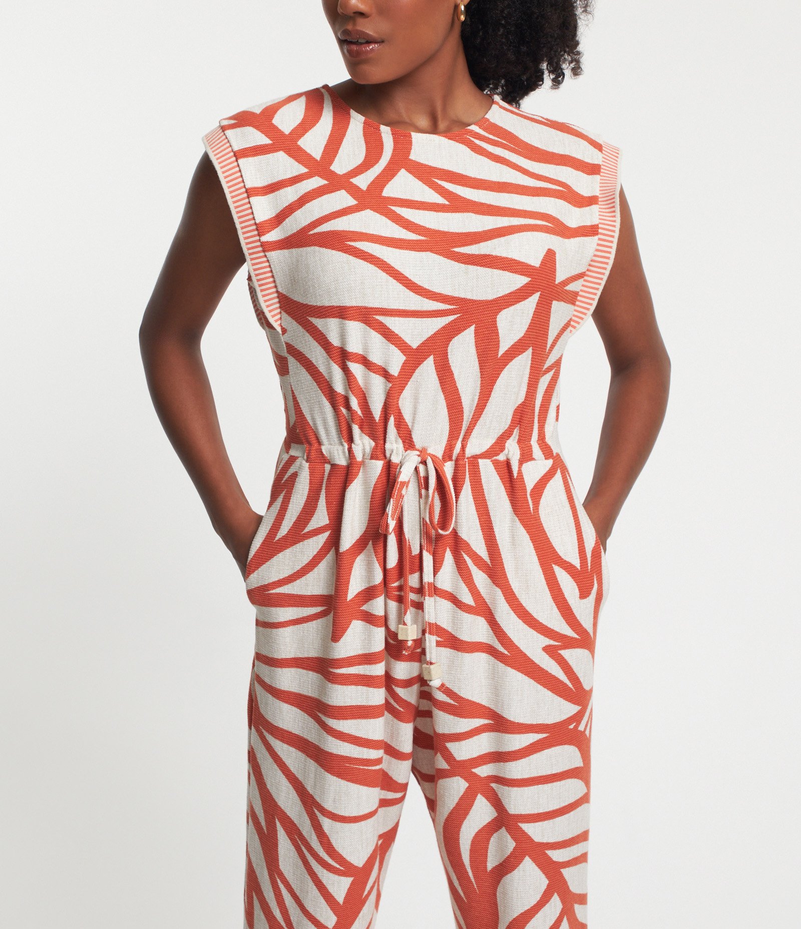 Macacão em Viscose com Estampa Folhagem Contrastante Laranja/ Branco 5