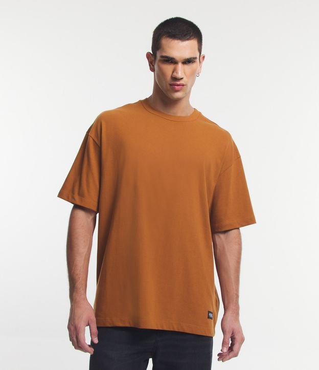 Camiseta Oversized em Meia Malha com Etiqueta Aplicada na Barra