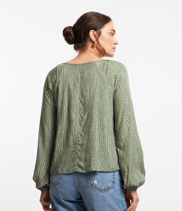 Blusa em Viscose com Decote V e Estampa Poá Deep Lichen Green 4