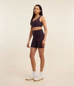 Bermuda Esportiva em Microfibra com Bolsos e Detalhes Refletivo