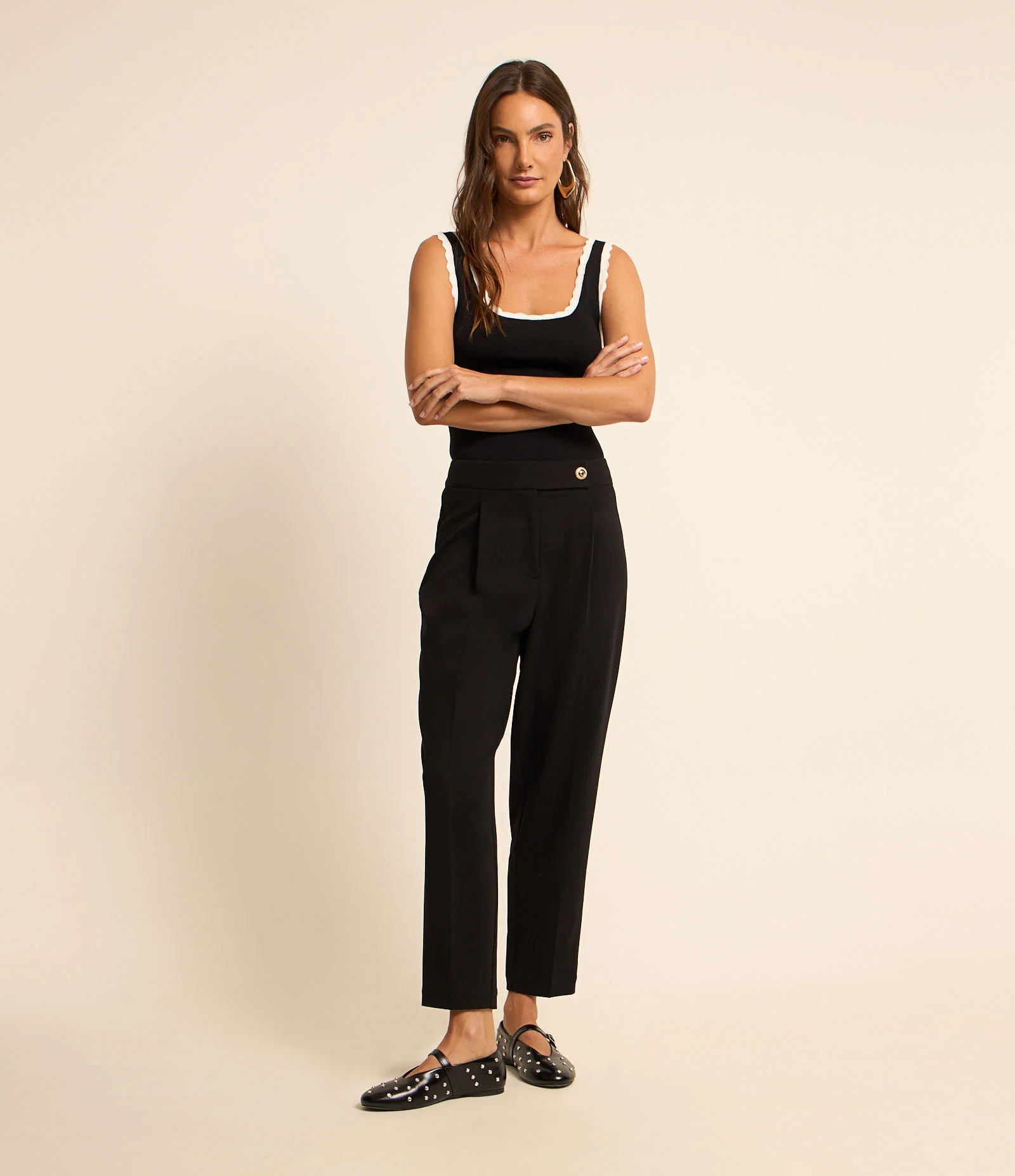 Blusa Regata em Viscose com Detalhe de Ondinhas Preto 2