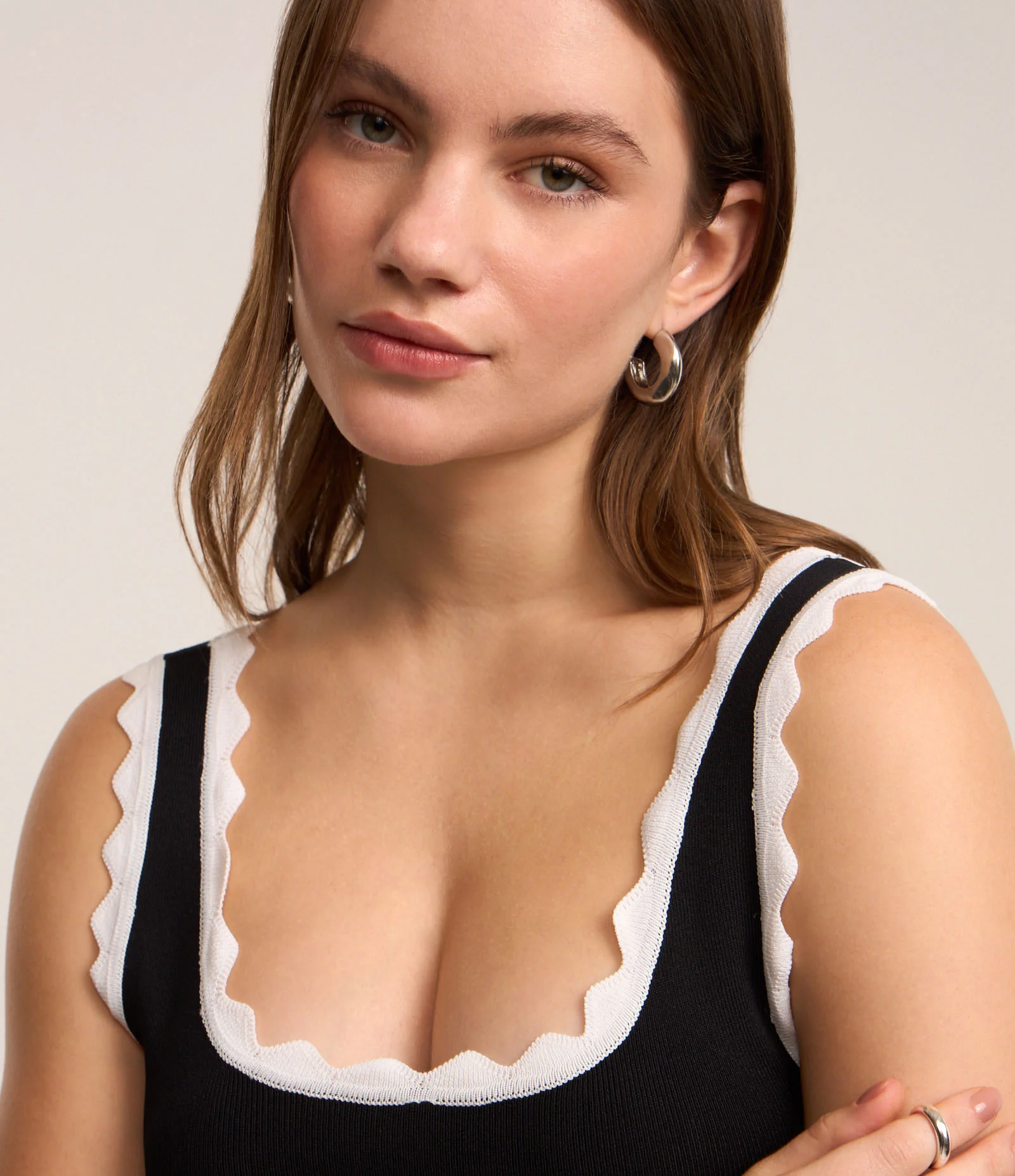 Blusa Regata em Viscose com Detalhe de Ondinhas Preto 5