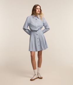 Vestido em Tricoline com Abotoamento Frontal e Estampa Listras