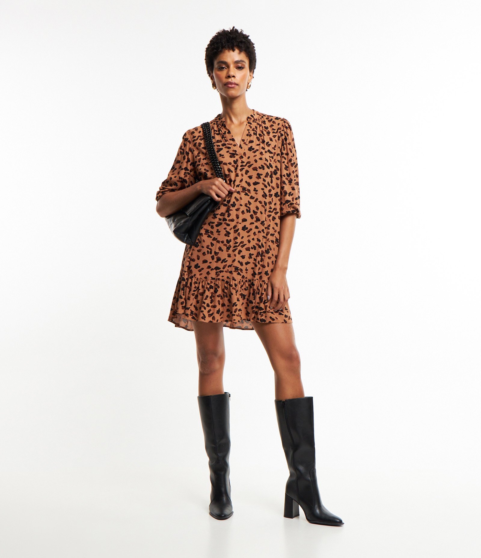 Vestido em Viscose com Manga Bufante e Estampa Animal Print Marrom 2