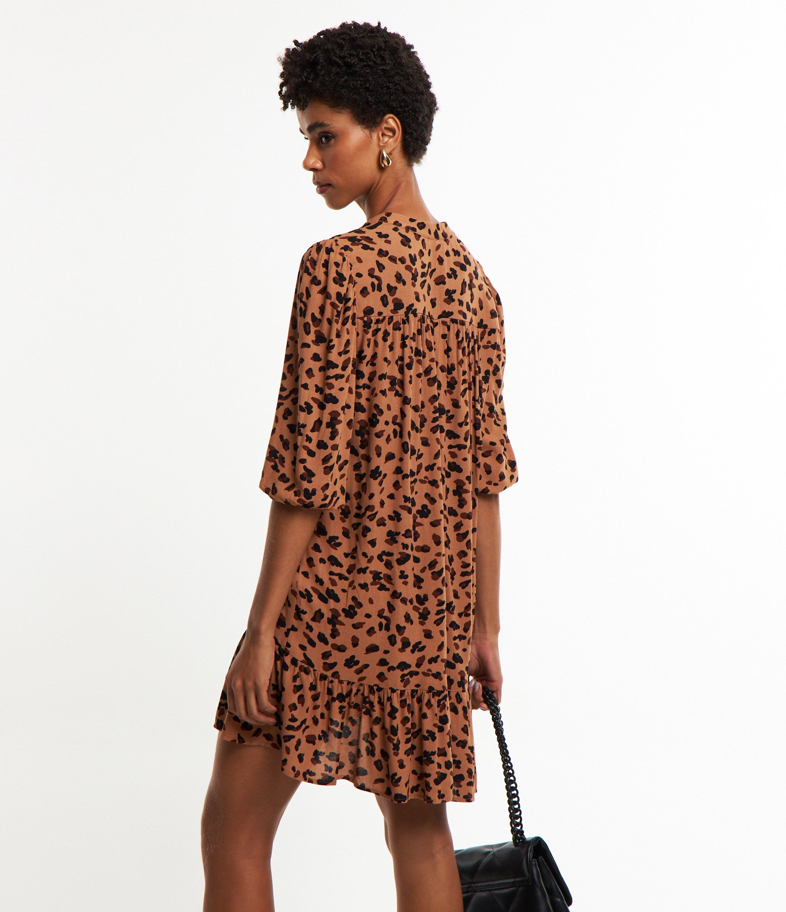 Vestido em Viscose com Manga Bufante e Estampa Animal Print Marrom 4