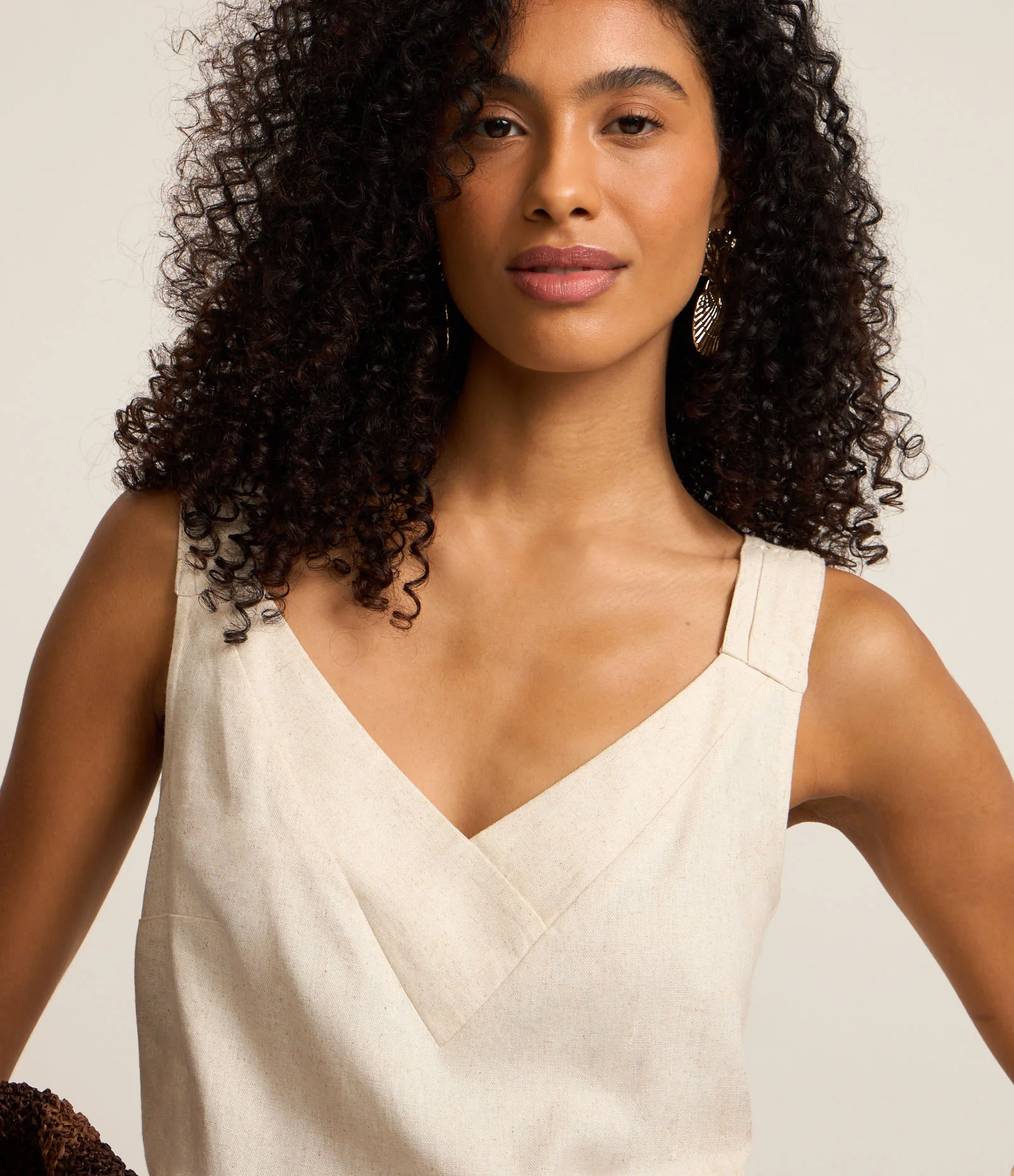 Blusa em Viscolinho com Detalhe na Alça e Decote Crú 1