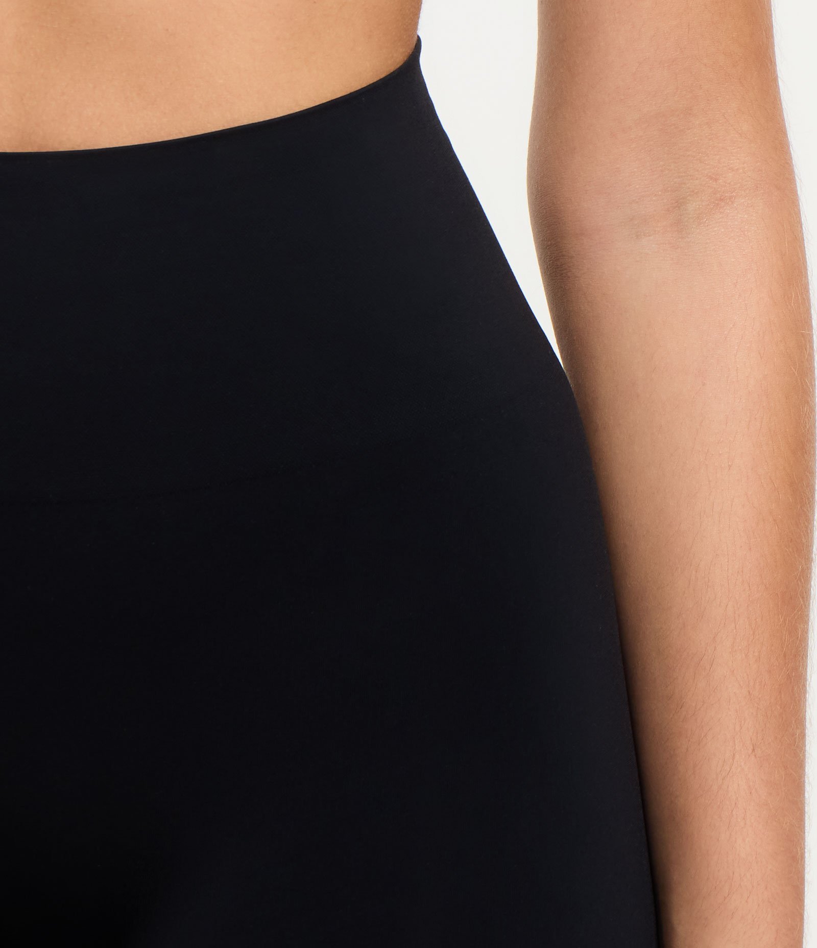 Bermuda Lingerie em Poliamida Seamless Preto 4