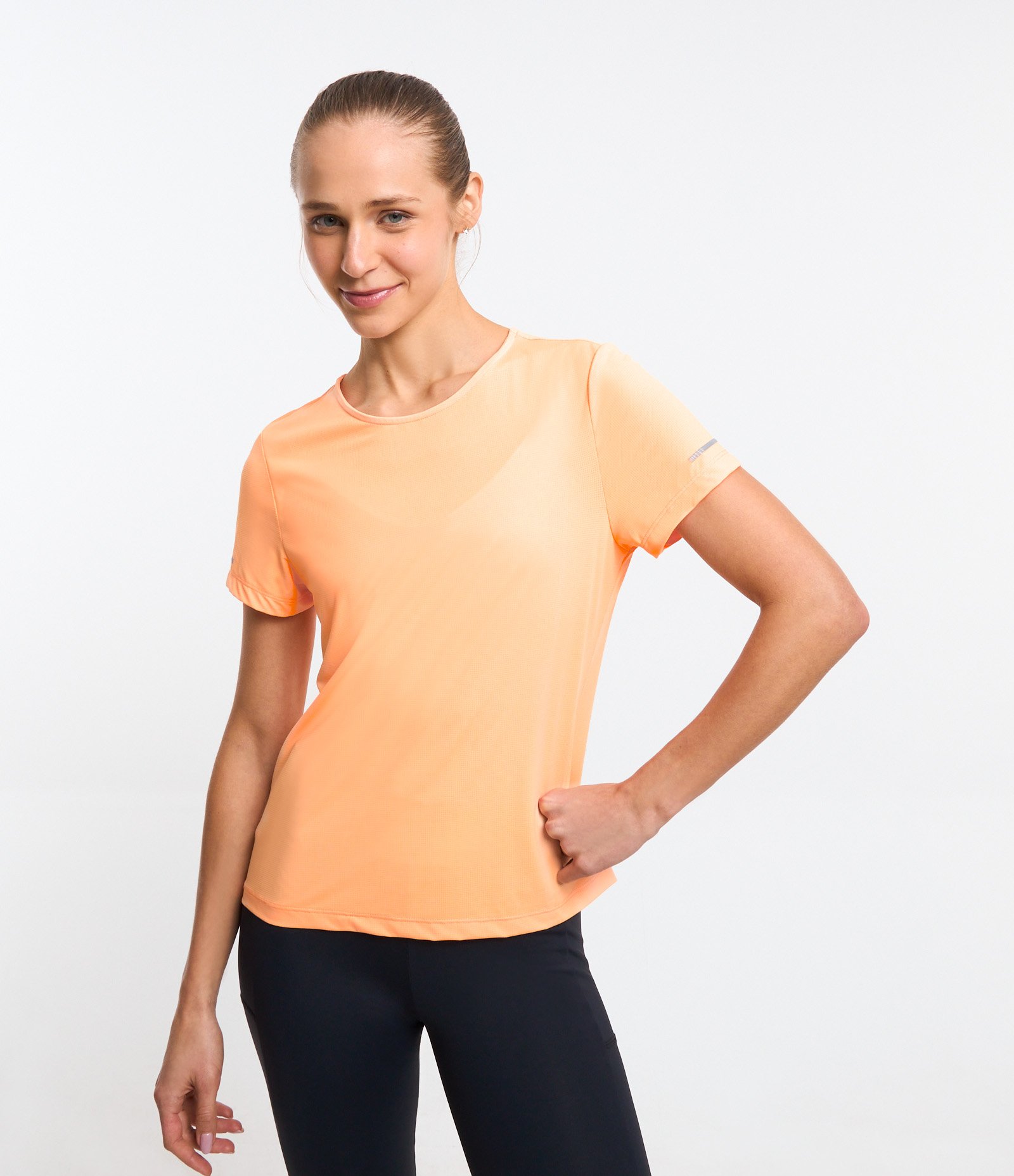 Camiseta Esportiva Regular Texturizada com Detalhe Refletivo 1