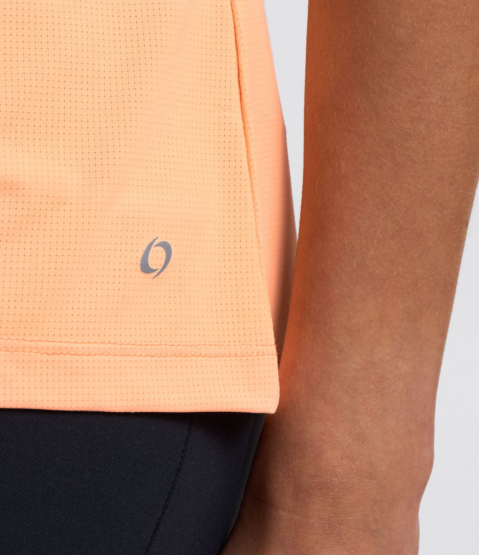 Camiseta Esportiva Regular Texturizada com Detalhe Refletivo 5