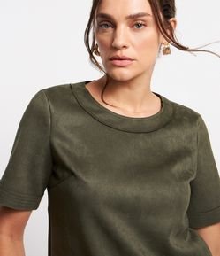 Blusa em Suede com Barra da Manga Pespontada