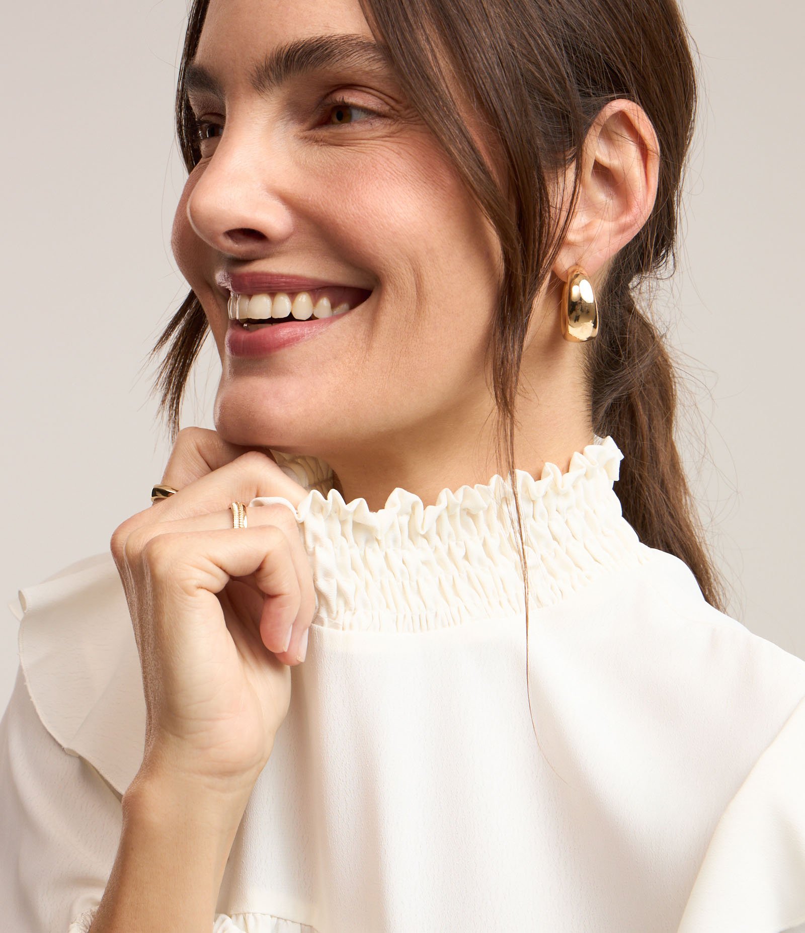 Blusa em Crepe com Lastex na Gola Alta e Babado na Cava Branco Neve 3
