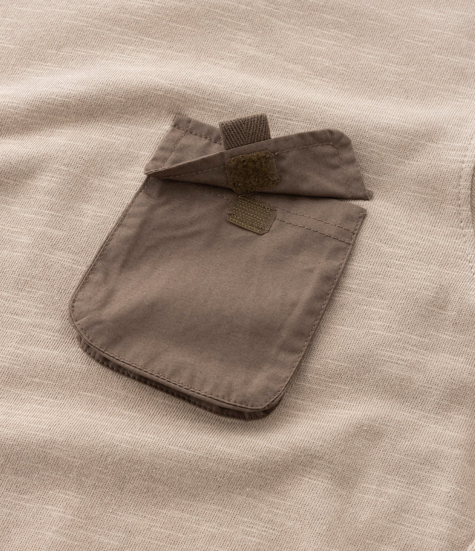 Blusão com Bolsinho e Recortes no Ombro - Tam 5 a 14 anos Bege 6