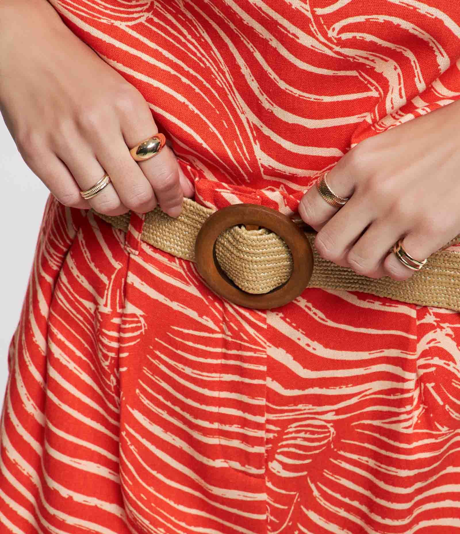 Short Clochard  com Cinto de Palha e Fivela de Madeira Laranja 4