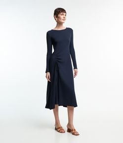 Vestido Midi em Malha Ribana com Detalhe para Franzir