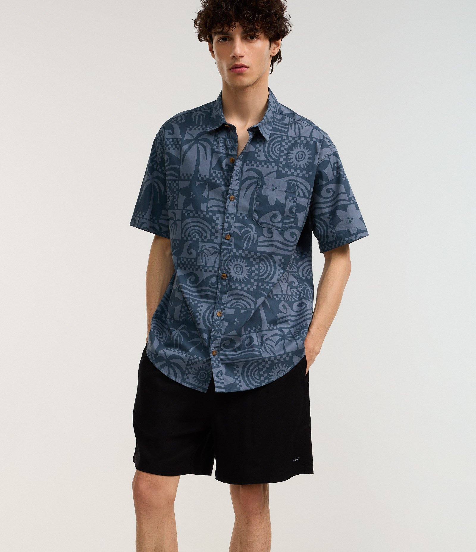 Bermuda em Tela com Cânhamo e Bolsos Preto 5