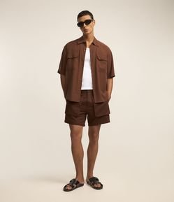 Bermuda em Algodão com Bolsos Cargo Frontais