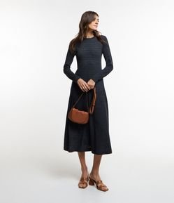 Vestido em Malha com Recortes e Efeito Mescla