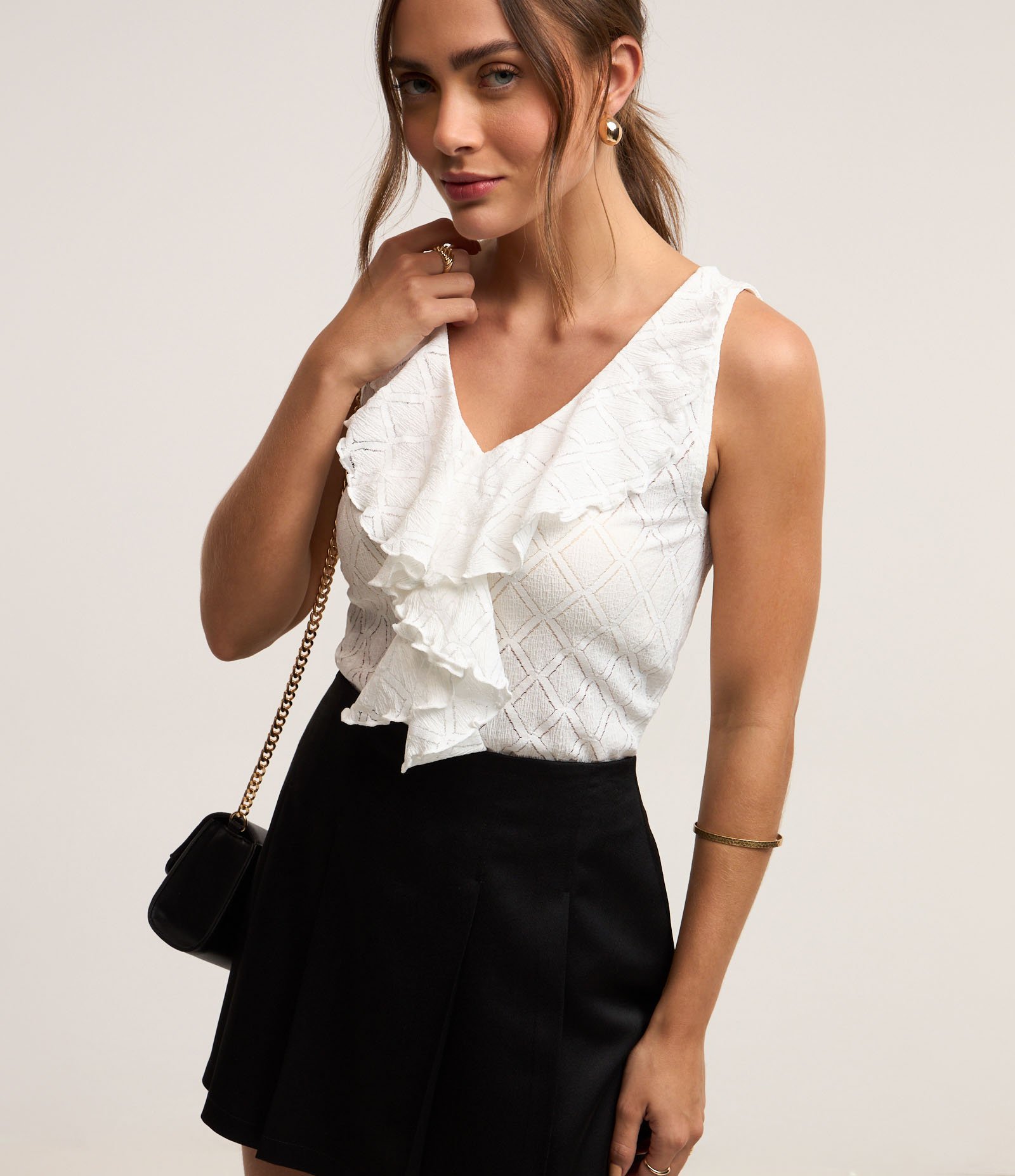 Blusa sem Manga com Babado Jabô e Padronagem Geométrica Branco Neve 1