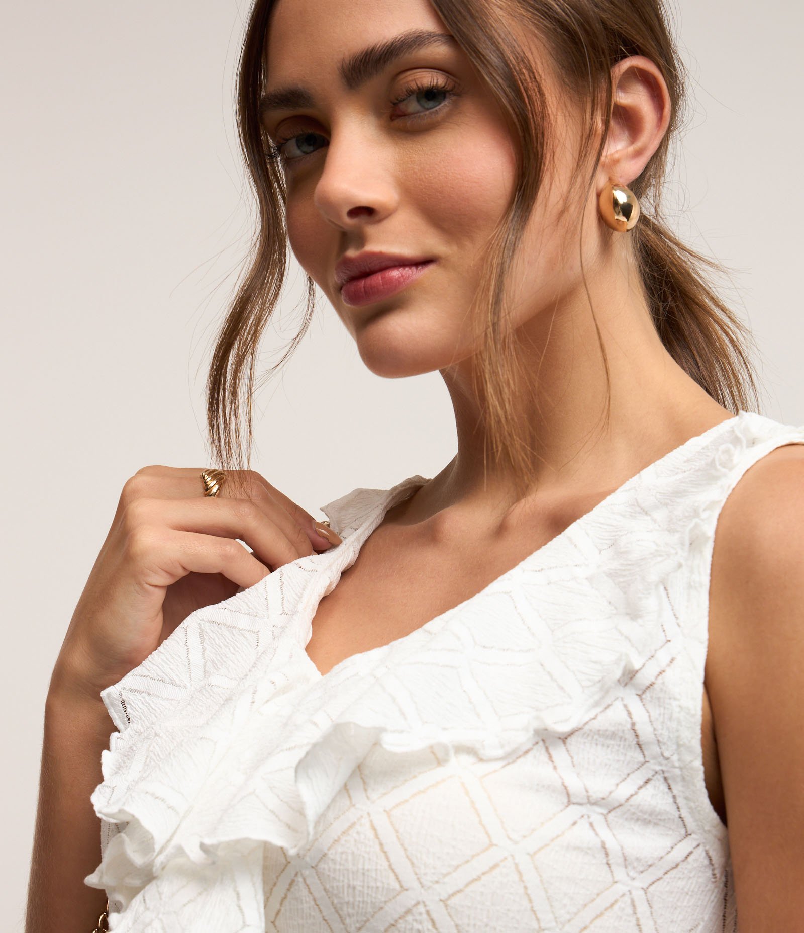 Blusa sem Manga com Babado Jabô e Padronagem Geométrica Branco Neve 4