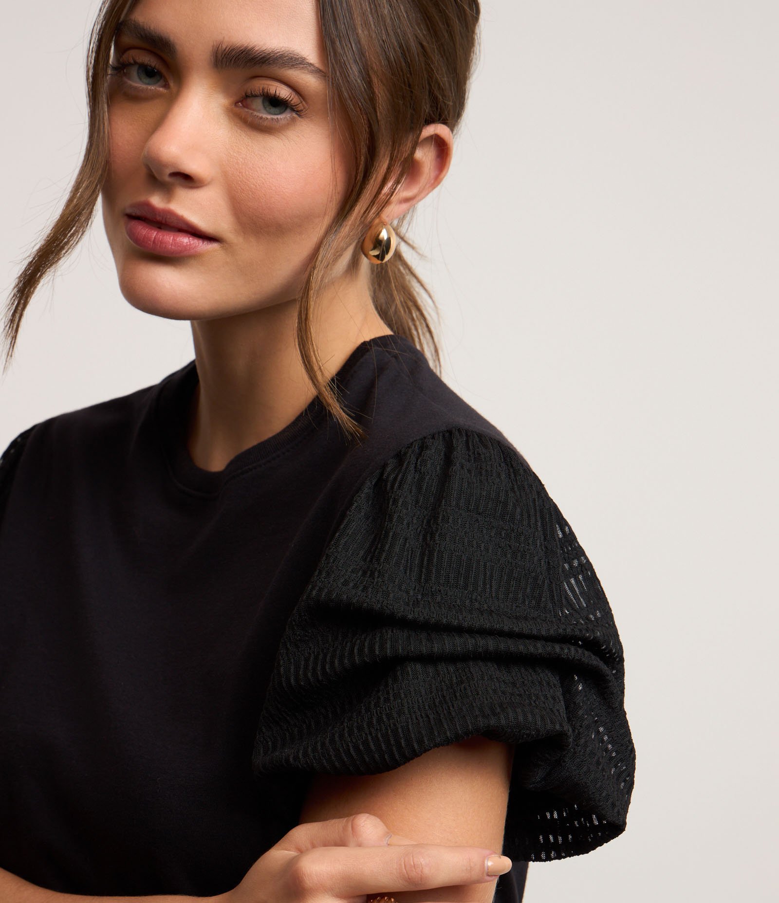 Blusa em Algodão com Texturas nas Mangas Preto 3