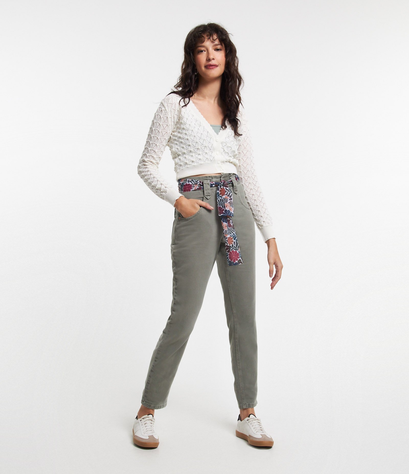 Calça Mom em Sarja com Cinto Lenço 1