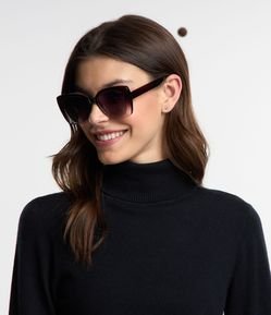 Óculos de Sol Quadrado Estilo Dip Dye e com Lentes Degradê