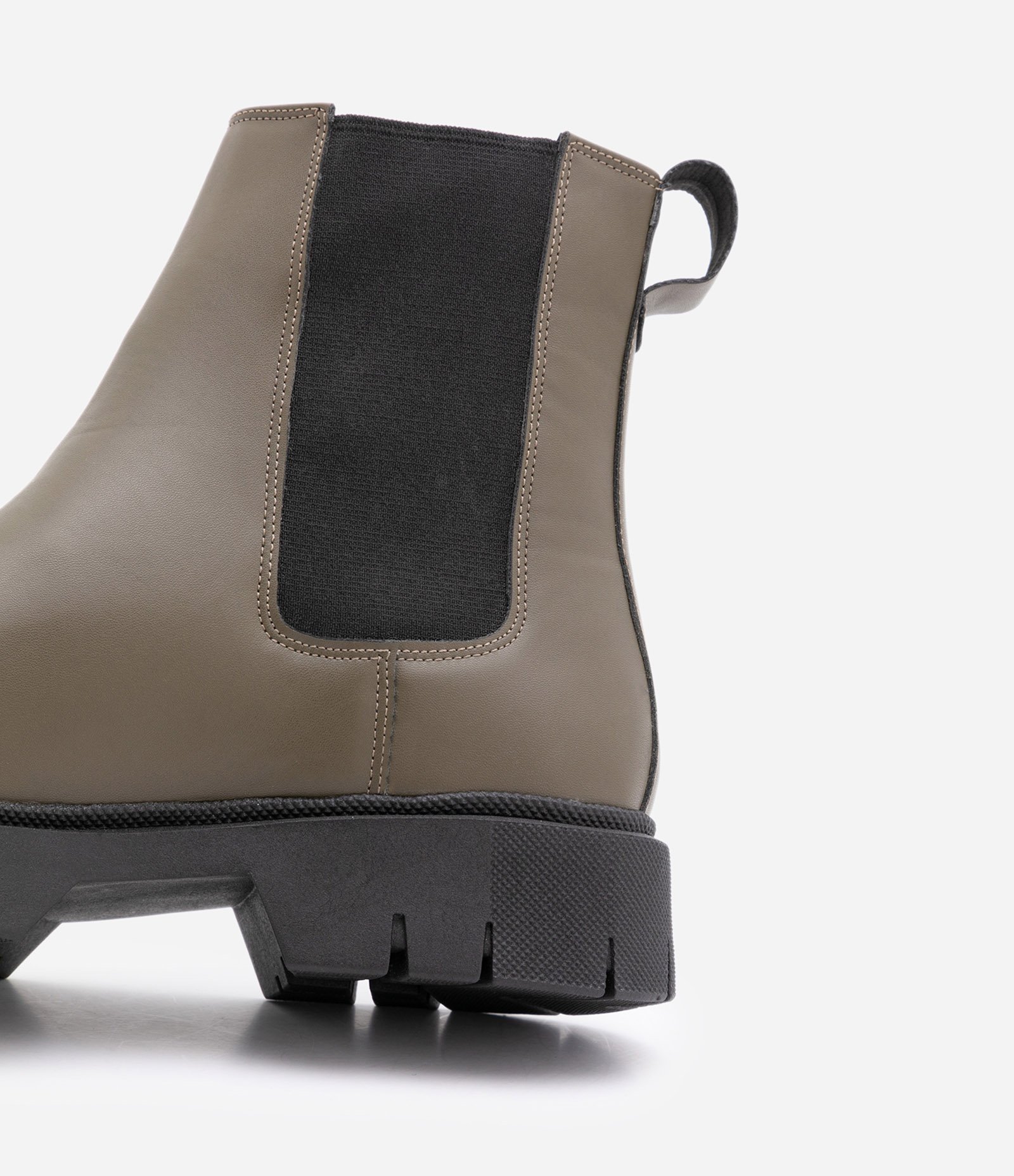 Bota Chelsea em PU com Sola Tratorada Verde Oliva 4