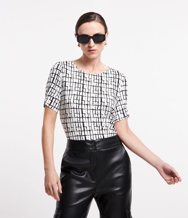 Blusa em Viscose com Estampa Geométrica