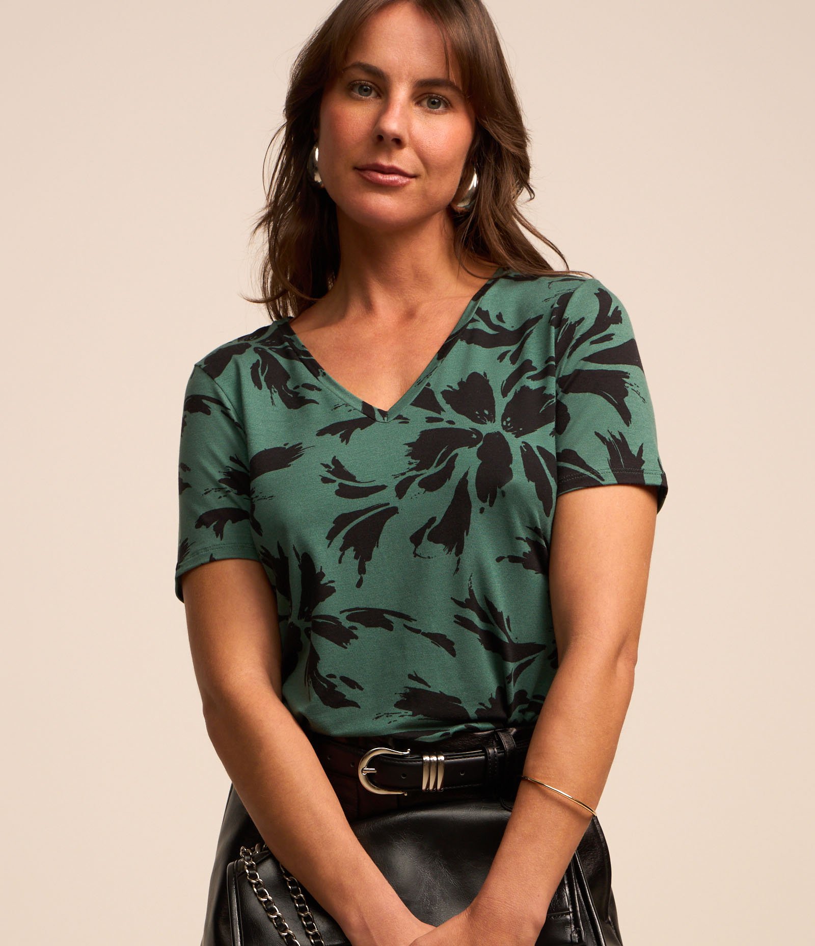 Blusa em Viscolycra com Estampa Floral Contrastante Verde 2