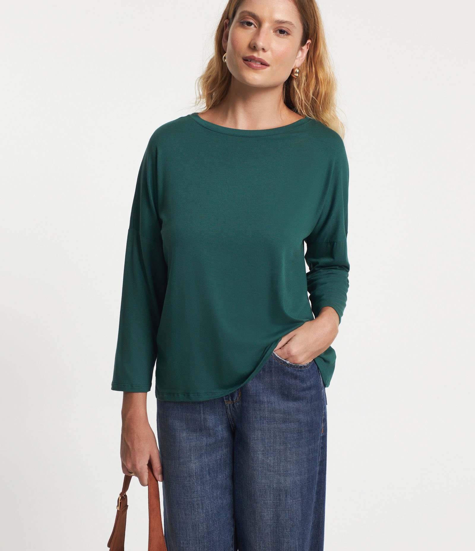Blusa em Viscose com Cava Deslocada Verde 1