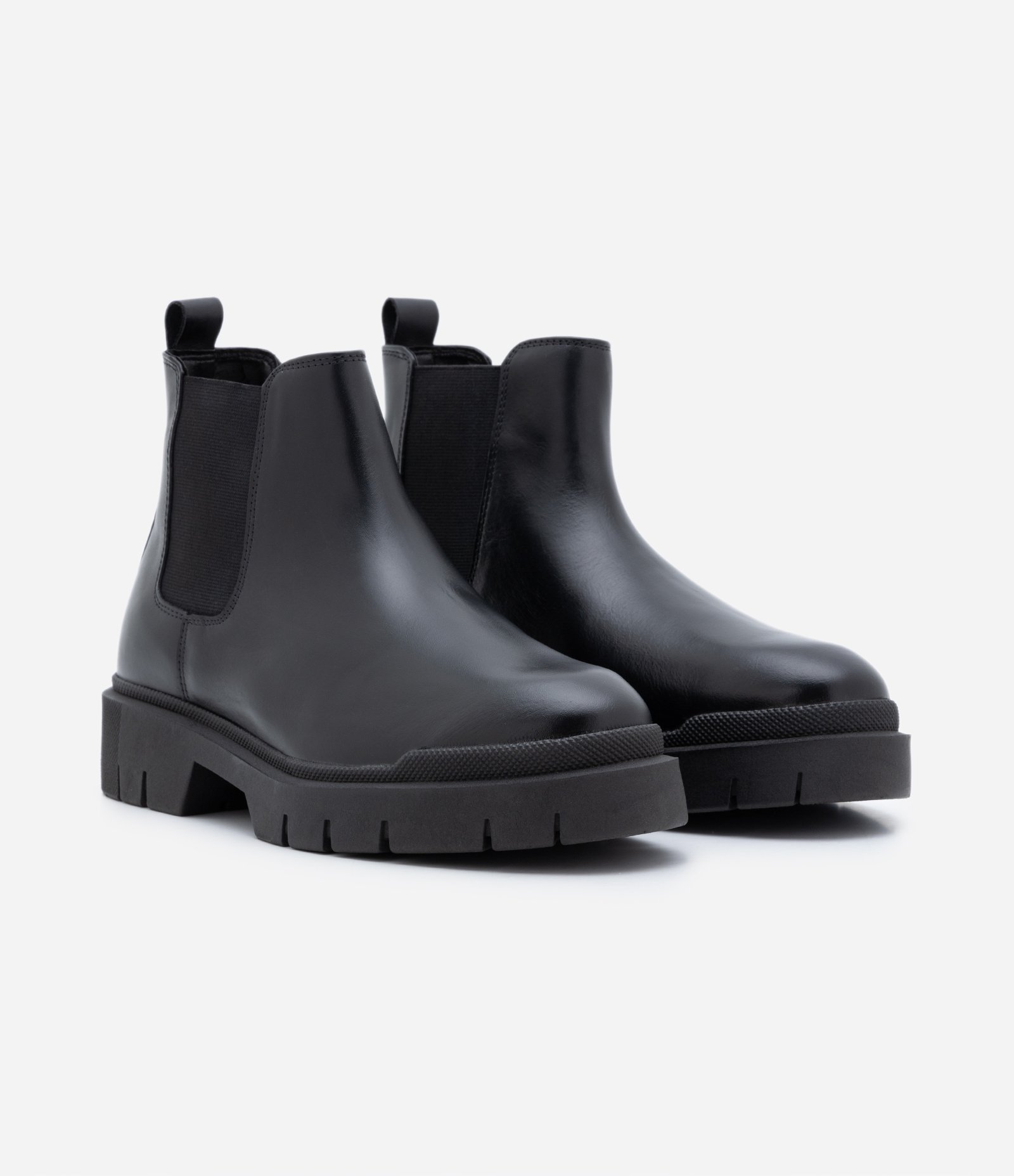 Bota Chelsea em Couro e Elástico Preto 5