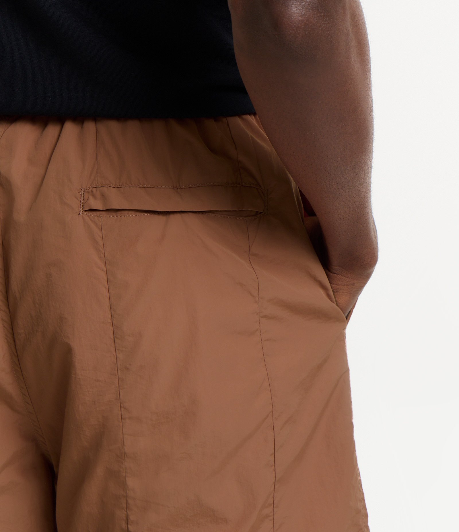 Bermuda em Poliamida com Puxador no Cós 5