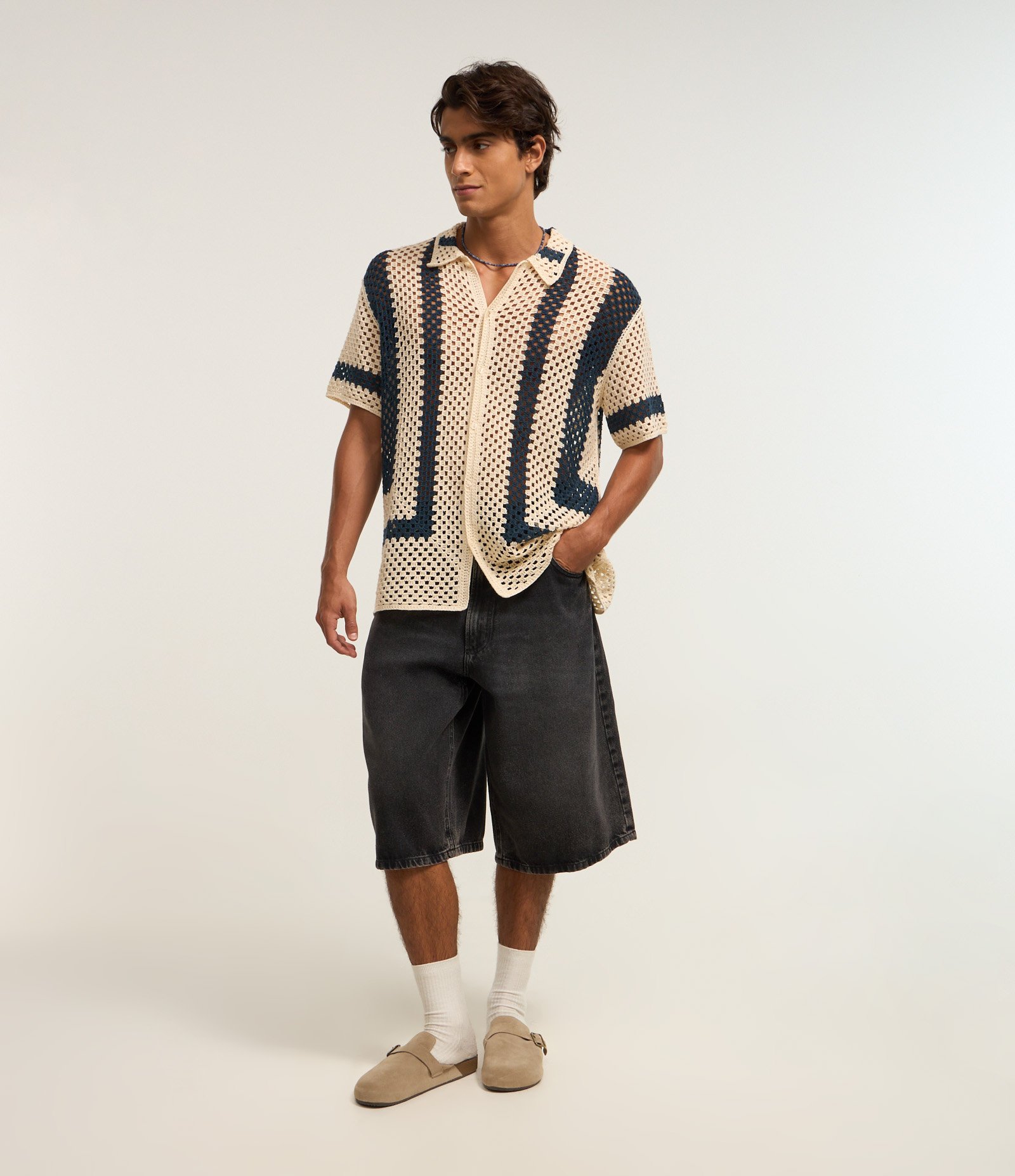 Camisa em Tricô Leve com Abotoamento Frontal Off White/ Azul 5