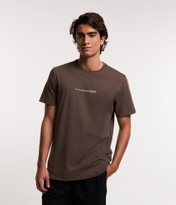 Camiseta Comfort em Algodão Peruano com Estampa Exploring