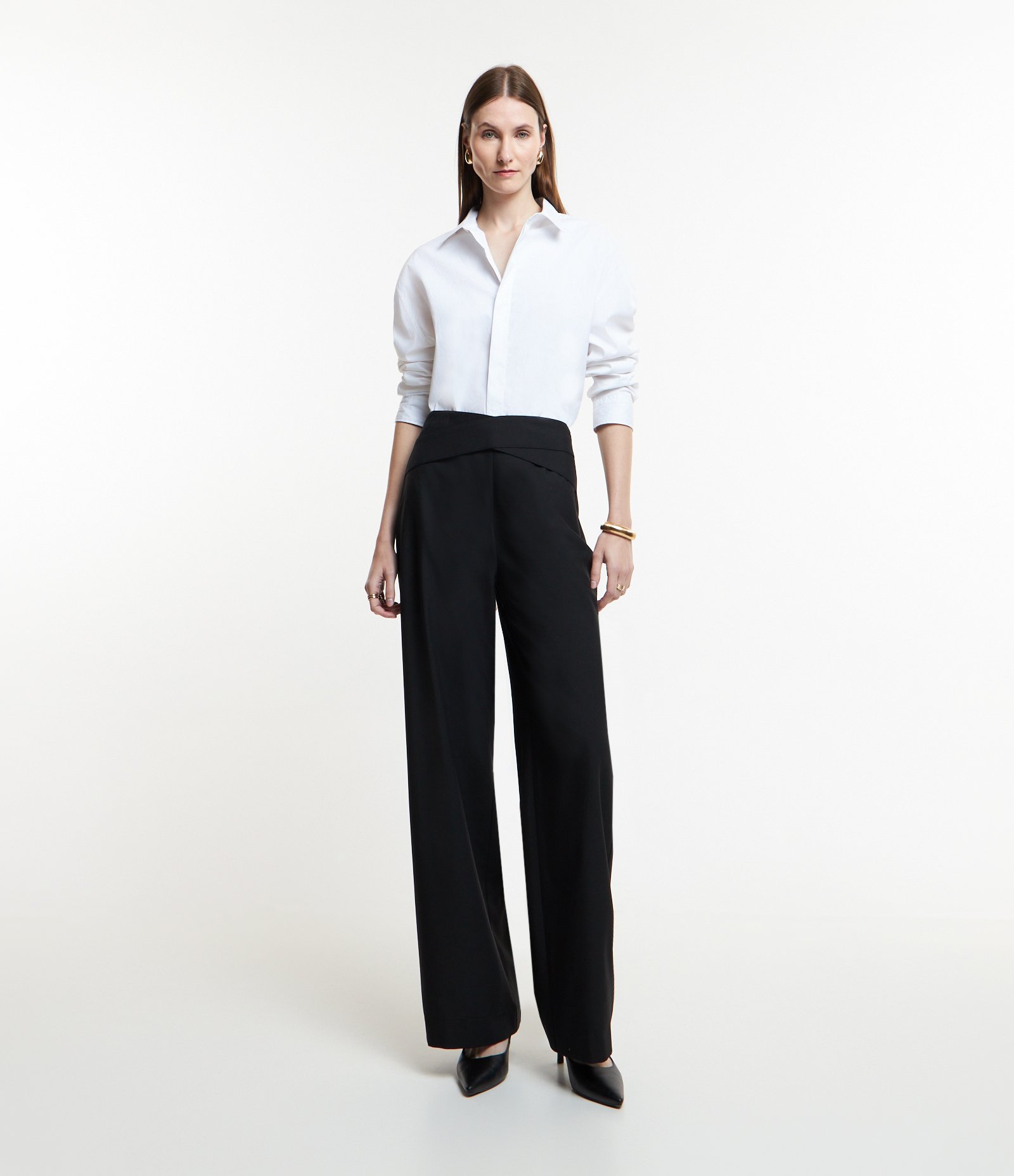 Calça Wide Leg Alfaiatada com Faixas Transpassadas no Cós Preto 1