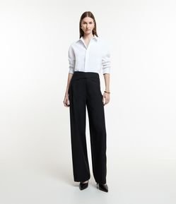 Calça Wide Leg Alfaiatada com Faixas Transpassadas no Cós
